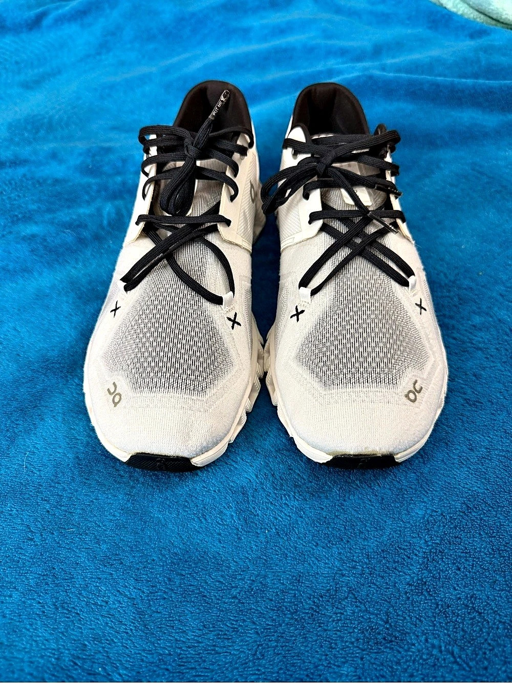 On Running CloudX Athletic Shoes White Black US 11